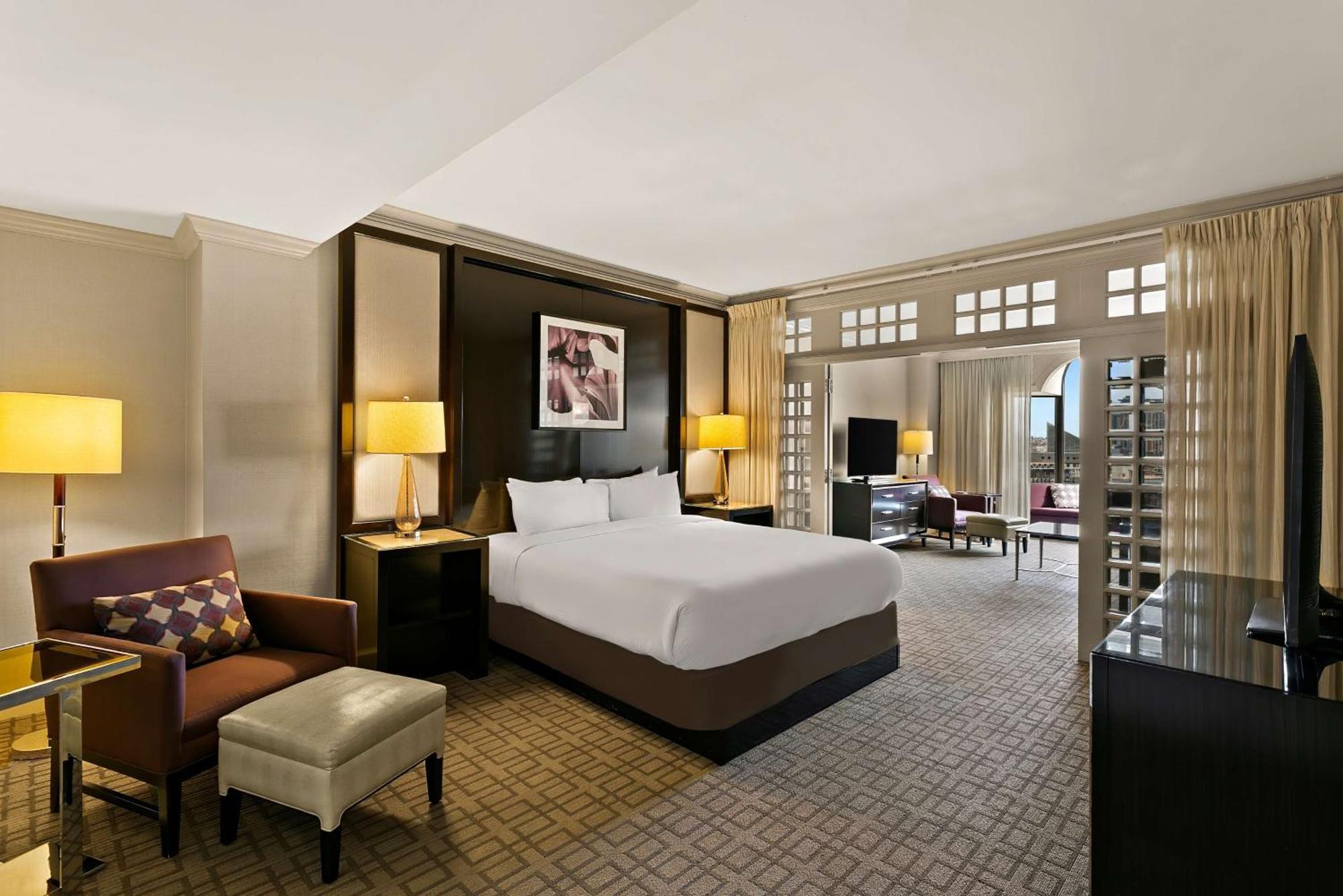 Hotel The Royal Sonesta Harbor Court