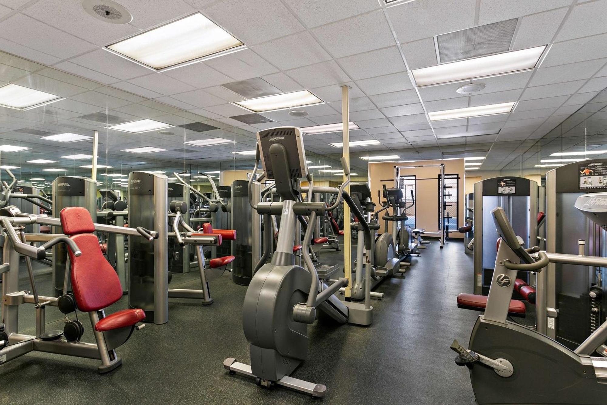 The Royal Sonesta Harbor Court 4*