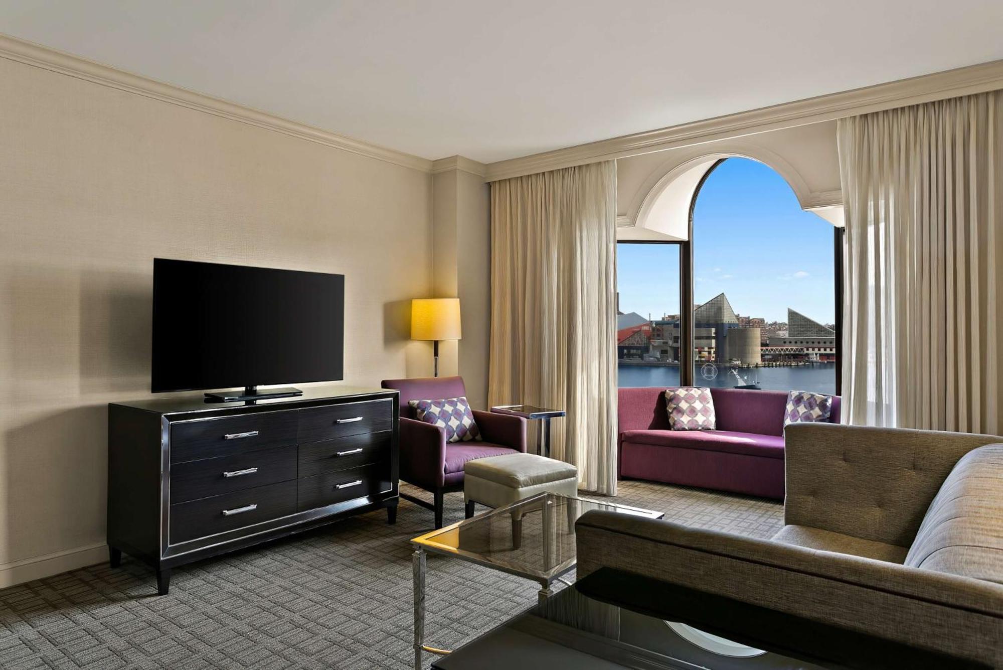 Hotel The Royal Sonesta Harbor Court