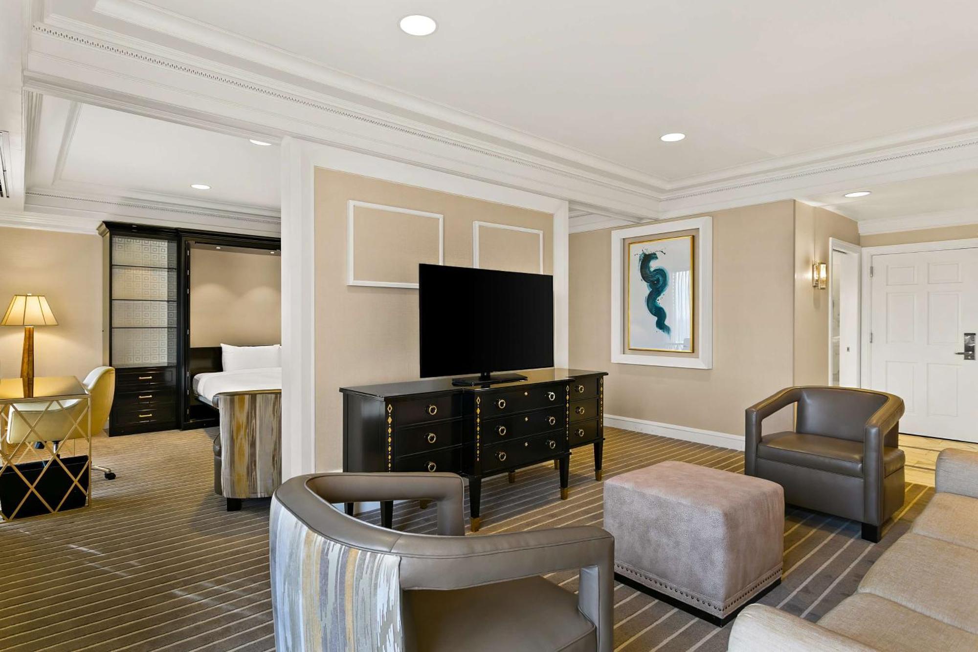 The Royal Sonesta Harbor Court Hotel 4*